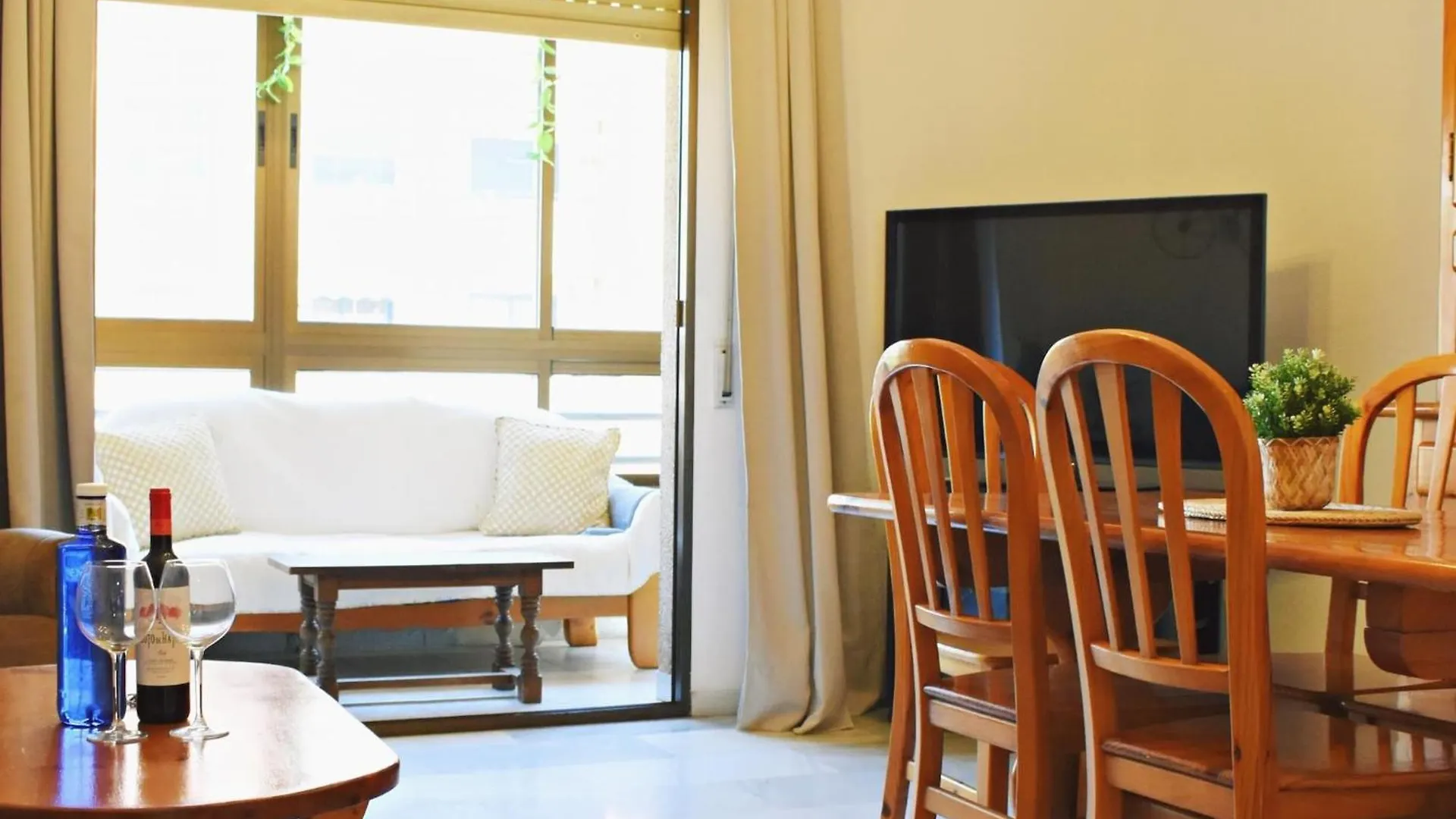 Amplio Y Luminoso Apartamento Cerca Del Centro Y La Playa Con Piscina Y Parking Privado Μάλαγα Διαμέρισμα