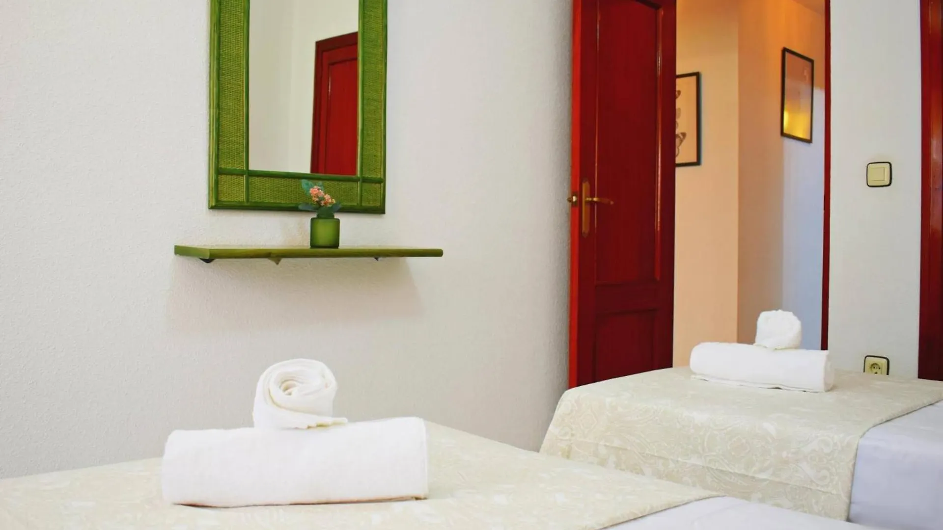 Amplio y luminoso apartamento cerca del centro y la playa con piscina y parking privado Málaga