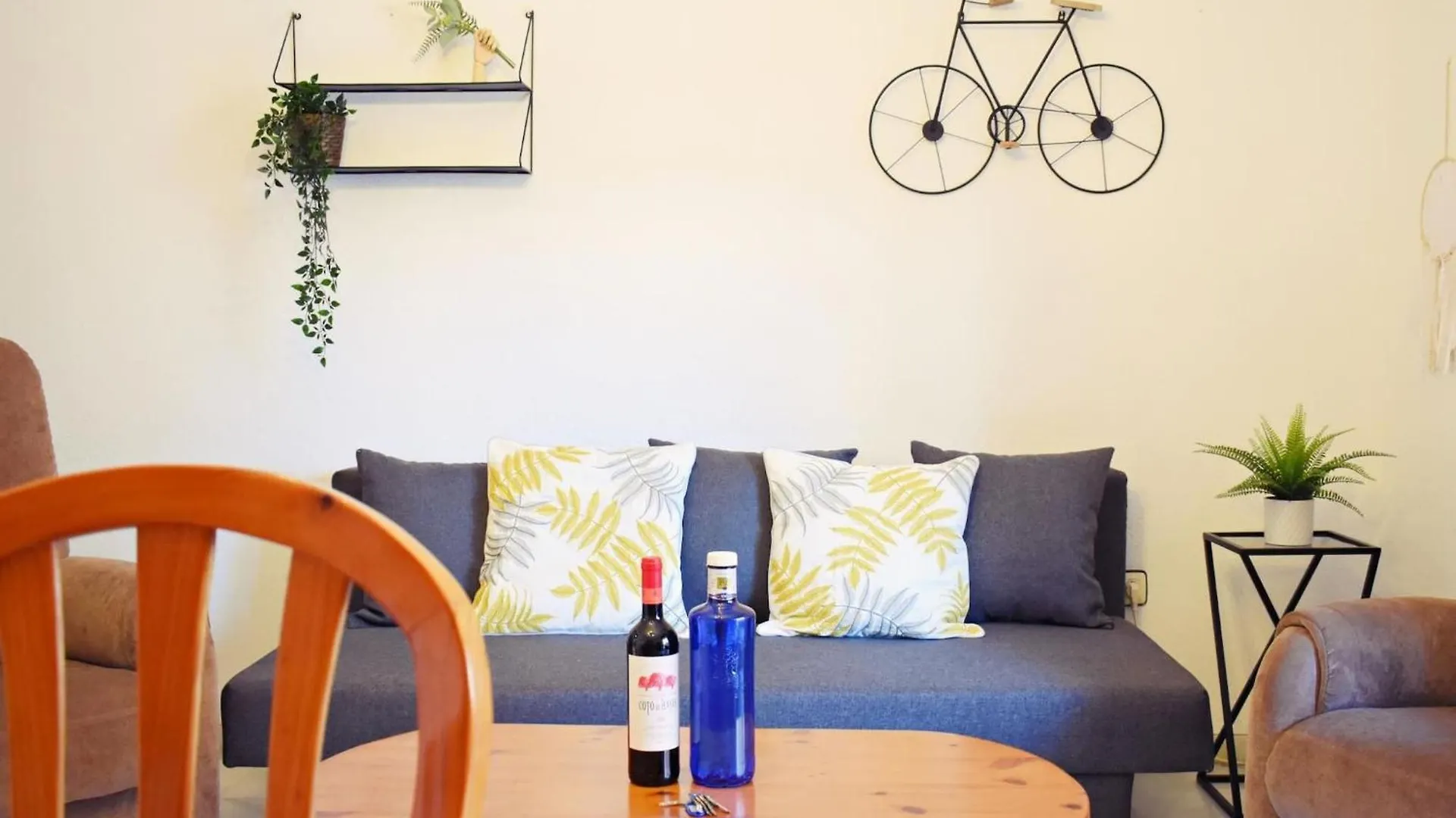 Amplio y luminoso apartamento cerca del centro y la playa con piscina y parking privado Málaga España